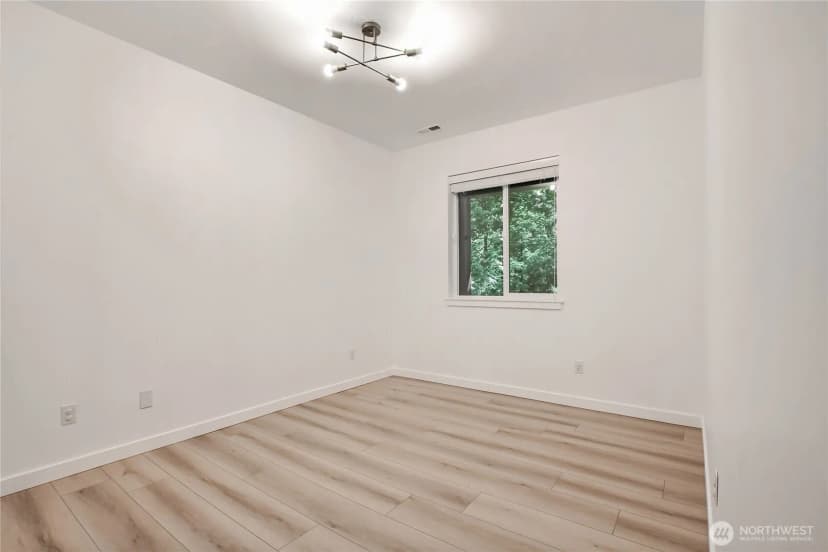 Property photo for 16426 85th Place Ne, Kenmore photo 23