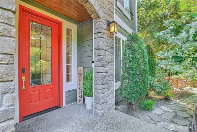 Property photo for 16426 85th Place Ne, Kenmore photo 4