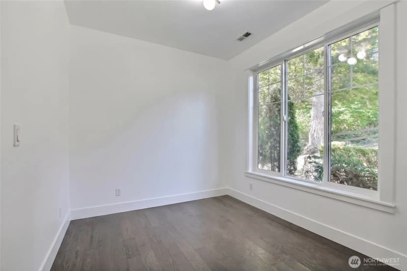 Property photo for 16426 85th Place Ne, Kenmore photo 14