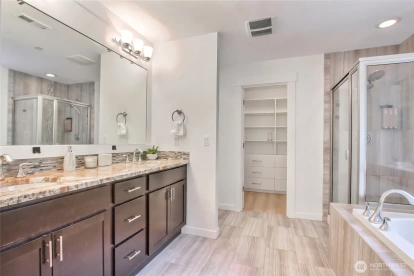 Property photo for 16426 85th Place Ne, Kenmore photo 19