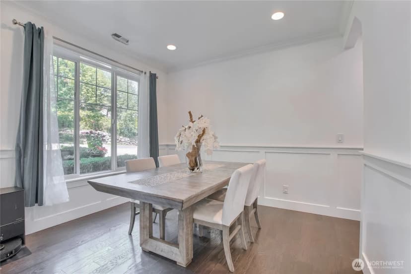 Property photo for 16426 85th Place Ne, Kenmore photo 8