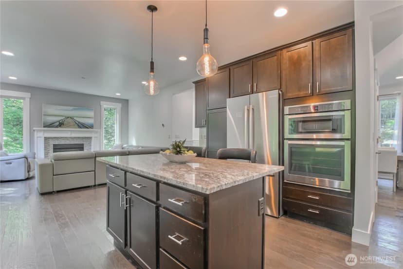 Property photo for 16426 85th Place Ne, Kenmore photo 13