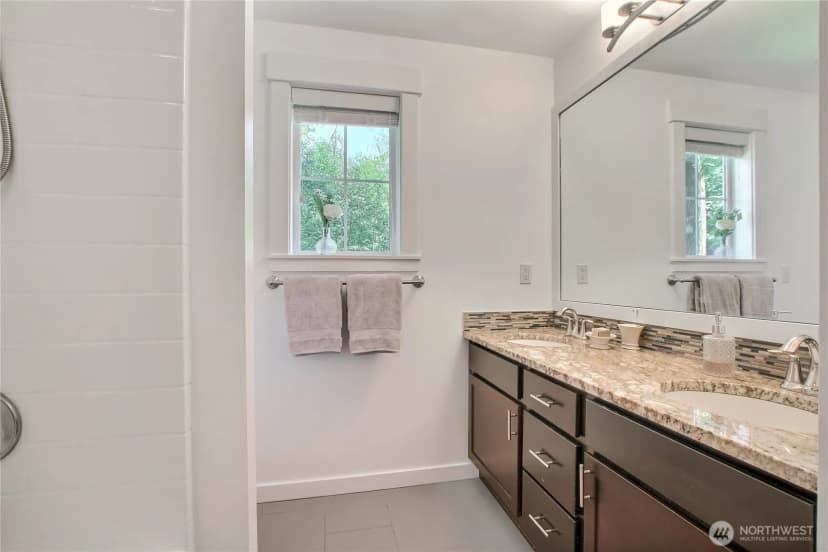 Property photo for 16426 85th Place Ne, Kenmore photo 22