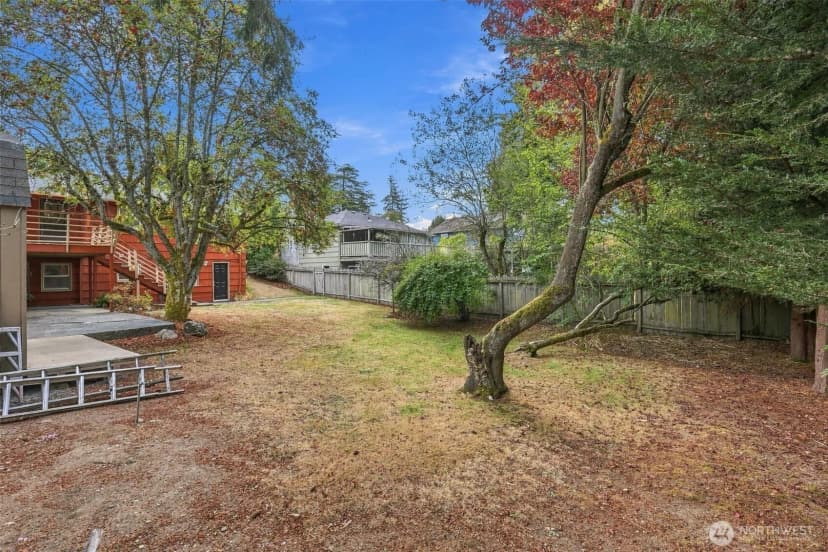 Property photo for 13045 Corliss Avenue N, Seattle photo 9