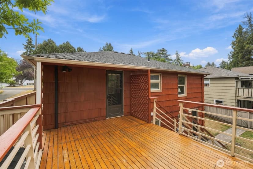 Property photo for 13045 Corliss Avenue N, Seattle photo 11