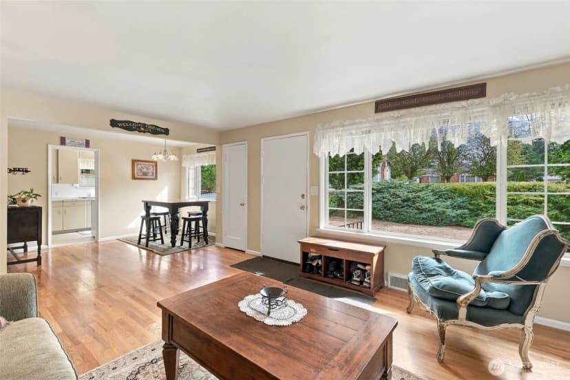 Property photo for 13045 Corliss Avenue N, Seattle photo 18