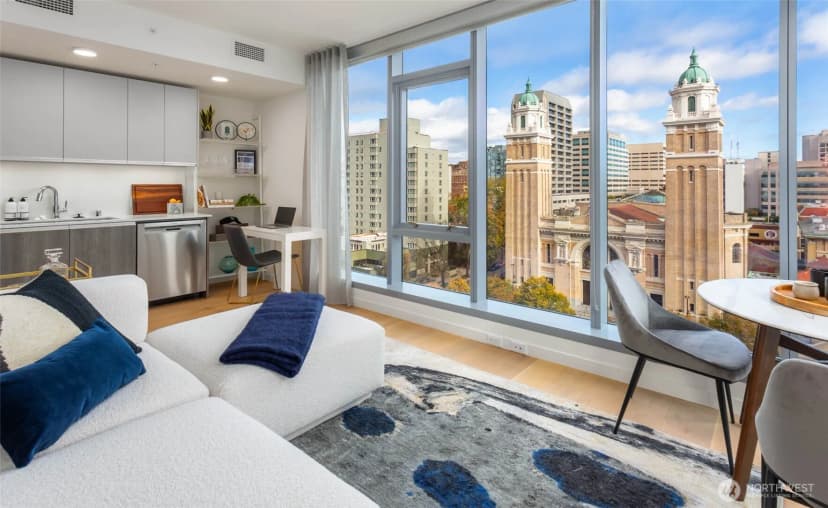 Property photo for 800 Columbia Street #1510, Seattle