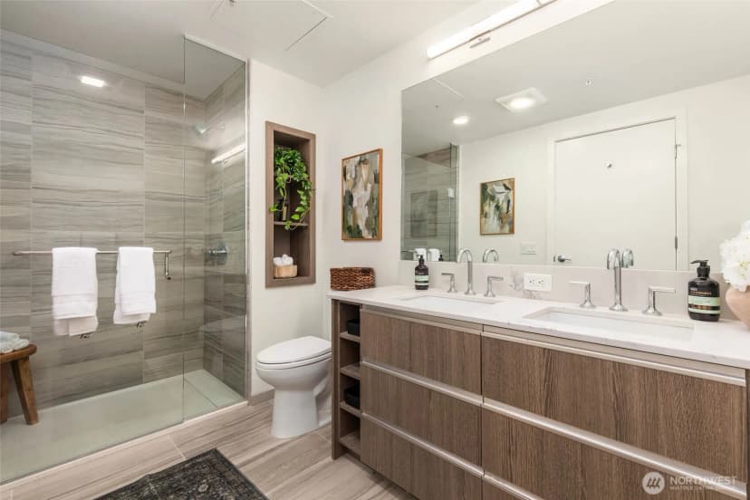 Property photo for 800 Columbia Street #2305, Seattle photo 15