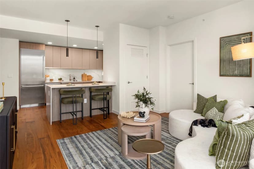 Property photo for 800 Columbia Street #2305, Seattle photo 8