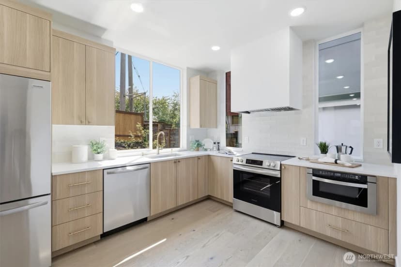 Property photo for 1407 29th Avenue, Seattle photo 9