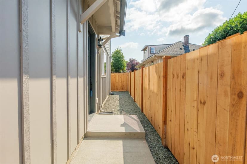 Property photo for 1702 Rainier Avenue #b, Everett photo 15