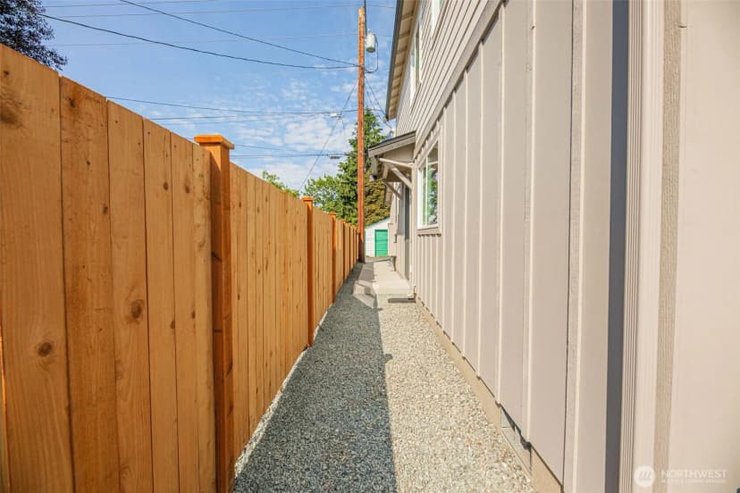 Property photo for 1702 Rainier Avenue #b, Everett photo 16