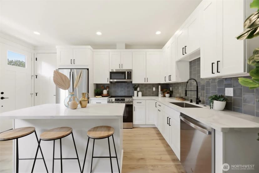 Property photo for 1702 Rainier Avenue #b, Everett photo 5