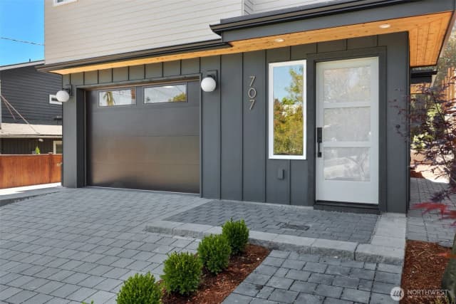 Property photo for 707 N 65th Street, Seattle photo 2