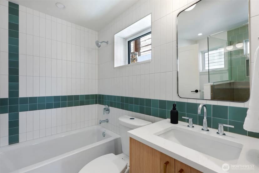 Property photo for 707 N 65th Street, Seattle photo 6