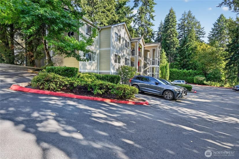 Property photo for 10709 Valley Viewrd #c101, Bothell photo 22