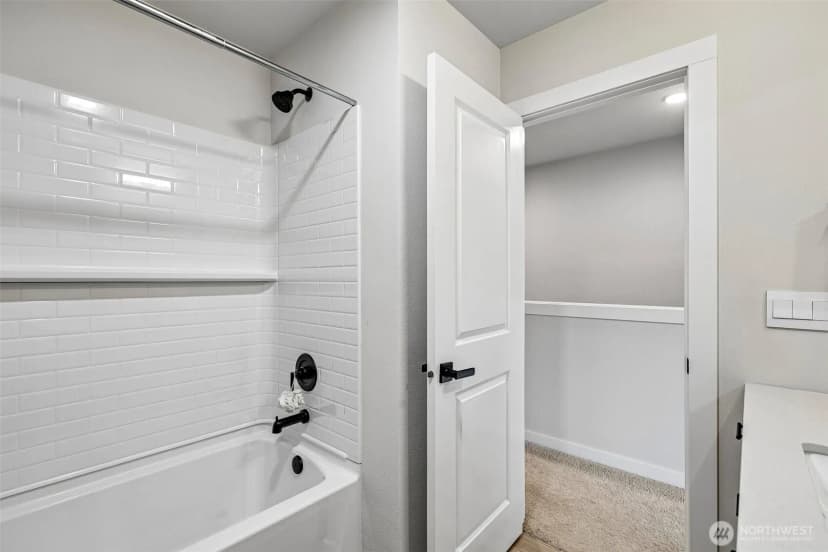 Property photo for 16723 Alderwood Mall Parkway #a7, Lynnwood photo 22