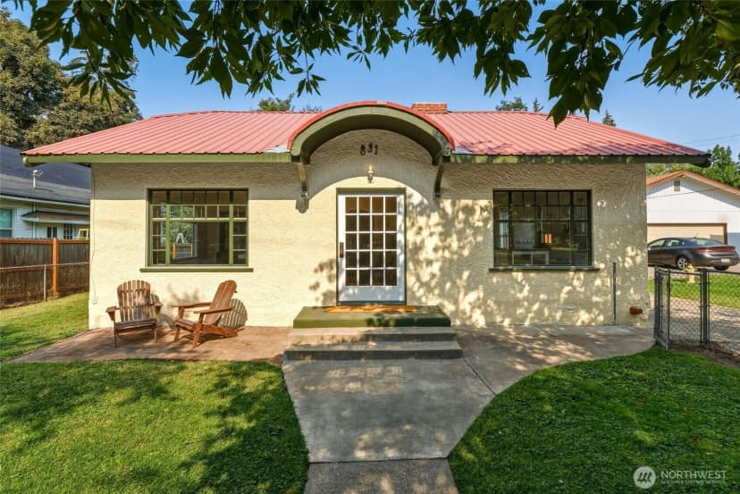 Property photo for 831 Valencia Street, Walla Walla