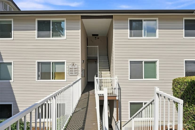 Property photo for 9000 25th Avenue Sw #102a, Seattle photo 32