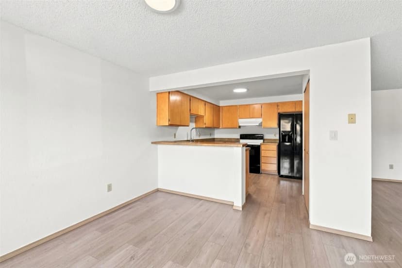Property photo for 9000 25th Avenue Sw #102a, Seattle photo 14