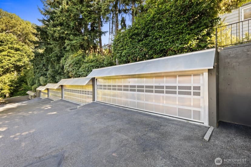 Property photo for 2616 4th Avenue N #402, Seattle photo 26