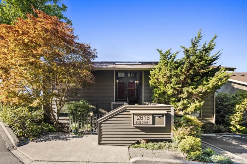 Property photo for 2616 4th Avenue N #402, Seattle photo 29