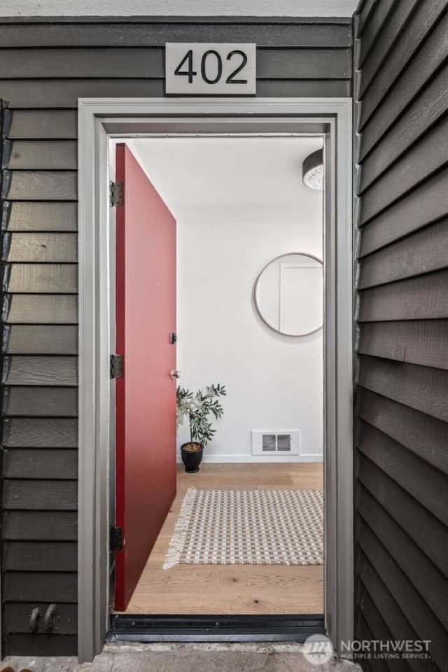 Property photo for 2616 4th Avenue N #402, Seattle photo 2