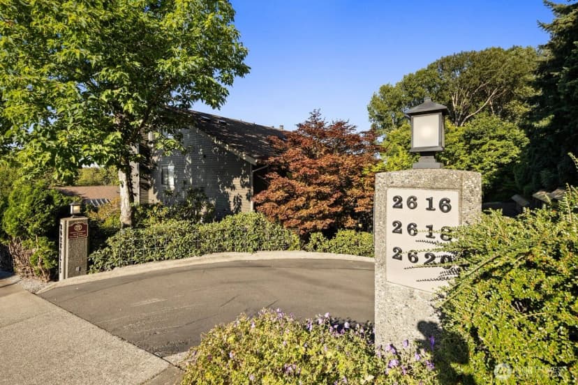Property photo for 2616 4th Avenue N #402, Seattle photo 28