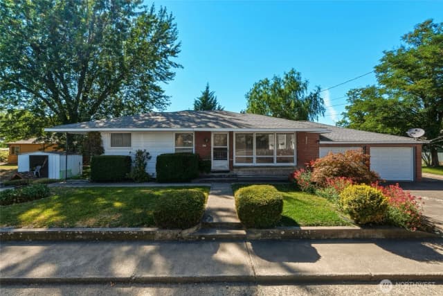 Property photo for 309 Ne Ash Street, College Place photo 2