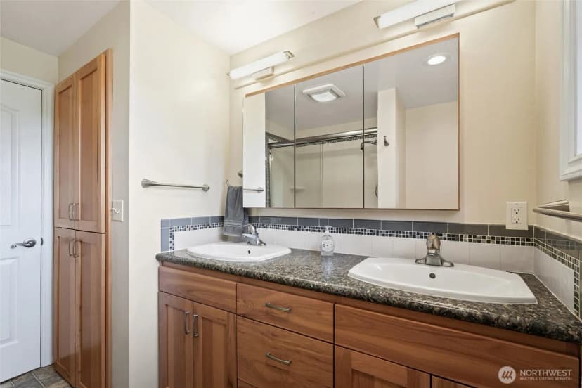Property photo for 23427 100th Avenue Se, Kent photo 12