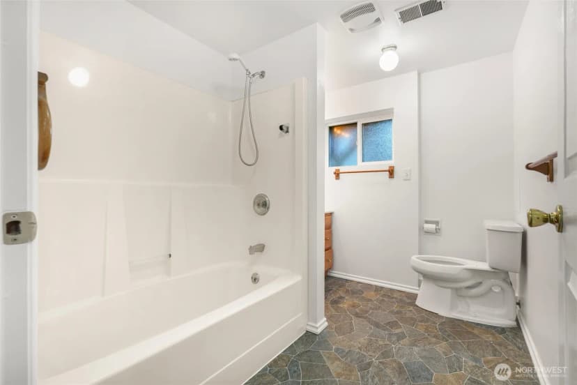 Property photo for 23427 100th Avenue Se, Kent photo 19