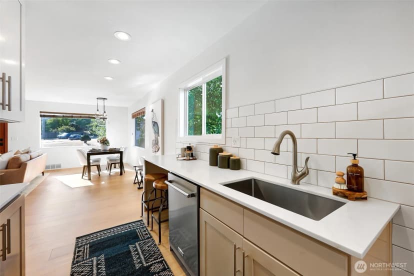 Property photo for 8062 30th Avenue Nw, Seattle photo 11