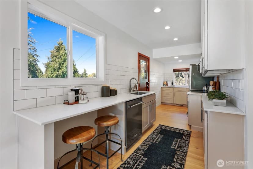 Property photo for 8062 30th Avenue Nw, Seattle photo 9