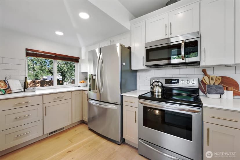 Property photo for 8062 30th Avenue Nw, Seattle photo 10