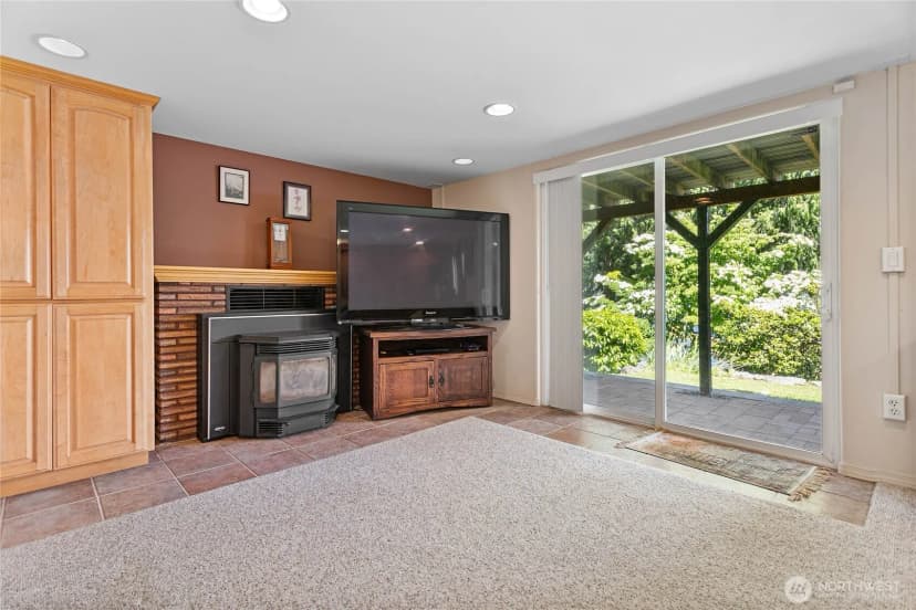 Property photo for 482 W Lake Samish Drive, Bellingham photo 22