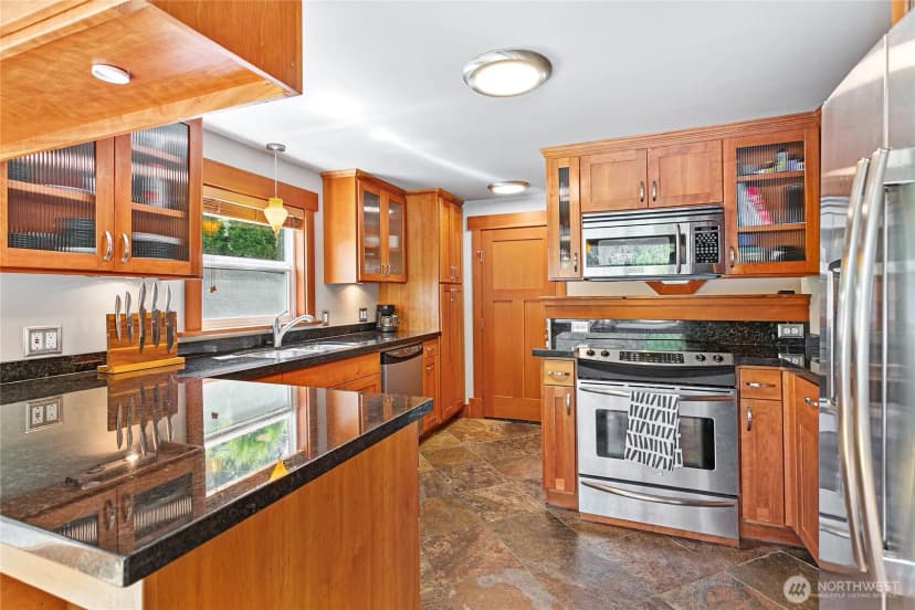 Property photo for 482 W Lake Samish Drive, Bellingham photo 12