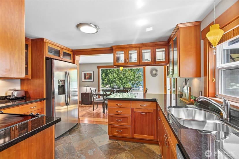 Property photo for 482 W Lake Samish Drive, Bellingham photo 13