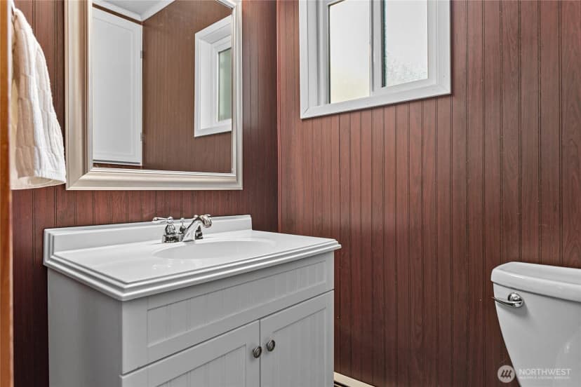 Property photo for 482 W Lake Samish Drive, Bellingham photo 17