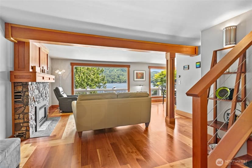 Property photo for 482 W Lake Samish Drive, Bellingham photo 4