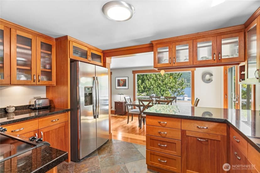 Property photo for 482 W Lake Samish Drive, Bellingham photo 11