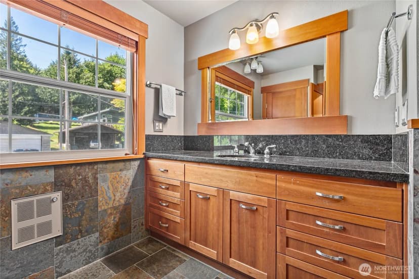 Property photo for 482 W Lake Samish Drive, Bellingham photo 20