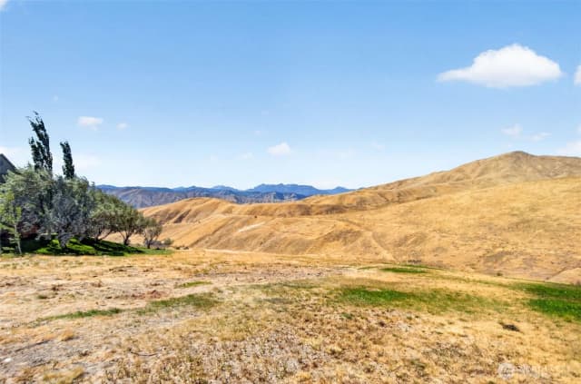 Property photo for 4284 April Drive, Wenatchee
