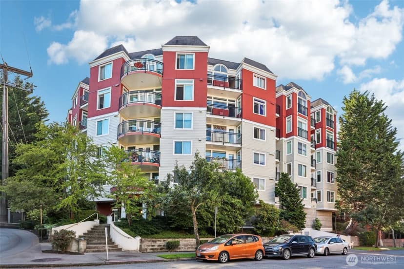 Property photo for 232 Belmont Avenue E #301, Seattle photo 2