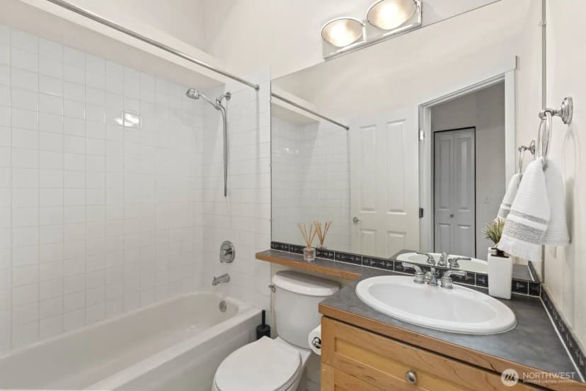 Property photo for 12721 Se 41st Place #214, Bellevue photo 15