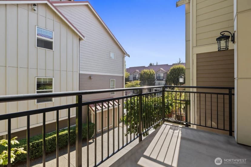 Property photo for 12721 Se 41st Place #214, Bellevue photo 7