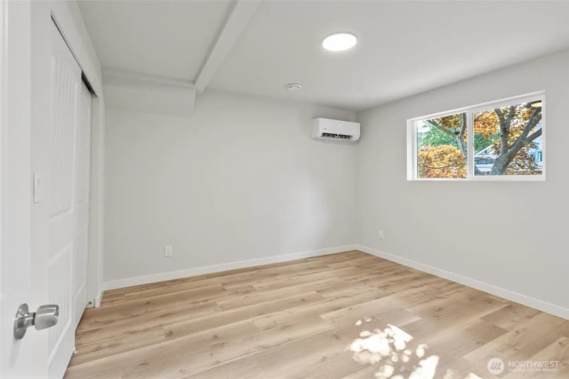 Property photo for 2531 Monroe Avenue, Everett photo 16