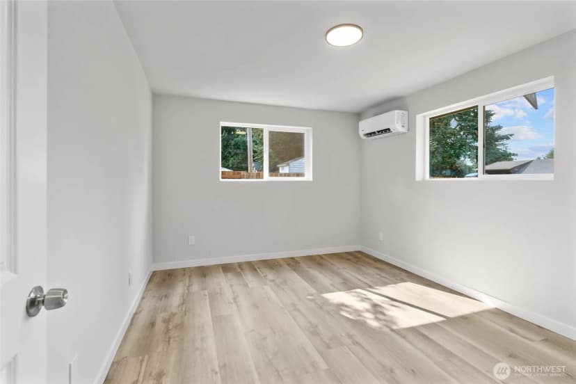 Property photo for 2531 Monroe Avenue, Everett photo 18