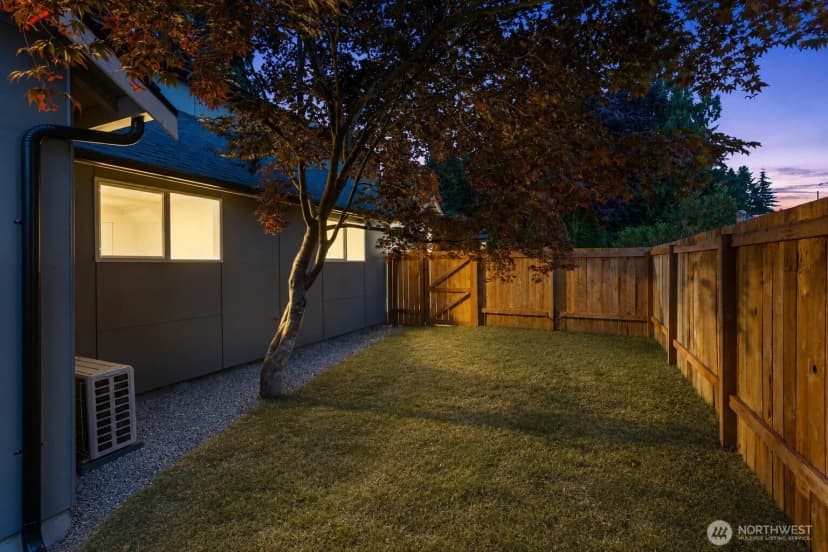 Property photo for 2531 Monroe Avenue, Everett photo 29