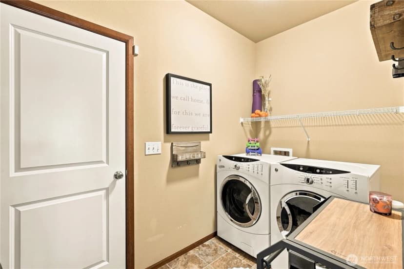Property photo for 5628 116th Street Ne, Marysville photo 18