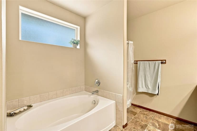 Property photo for 5628 116th Street Ne, Marysville photo 22